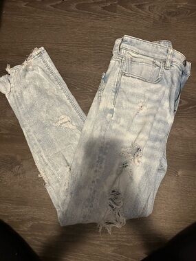 American Eagle Outfitters Light Wash Distressed Women's Jeans